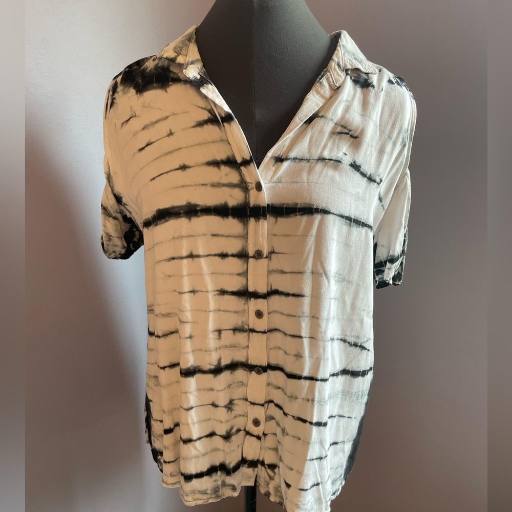 Rock and Republic Tie Dye Button Down Blouse